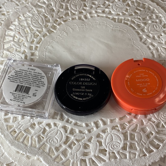 NYC Eyeshadow Duo in Cobble Hill New. Mood by Beauty… & Cinnamon Sucre by ColorD - Picture 6 of 10